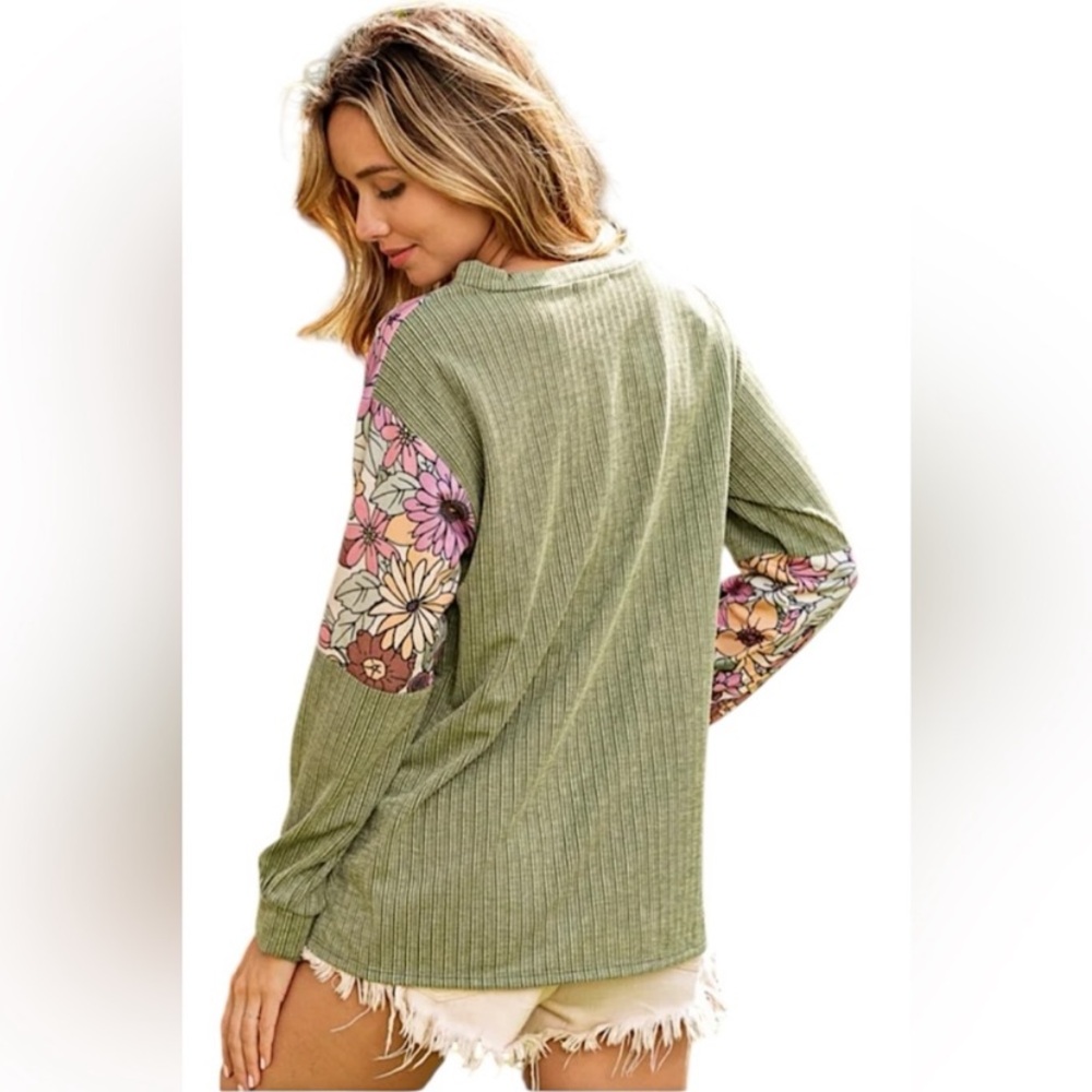 BiBi SAGE GREEN FLORAL RIBBED KNIT BLOCK PATTERN TOP SIZE
SMALL - Picture 2 of 8
